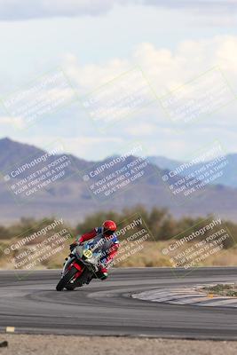 media/Nov-16-2025-Race Pace (Sun) [[8c5fa54630]]/Non Verified Riders (1st 20 Minutes)/5-Turn 15 (110pm)/